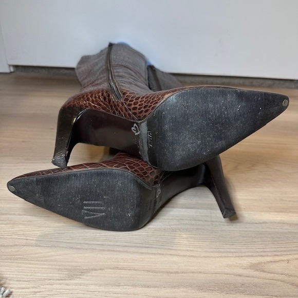 Via Spiga Women's Knee High Boots Brown Faux Crocodile Embossed Pointed Size 9 - Picture 10 of 13